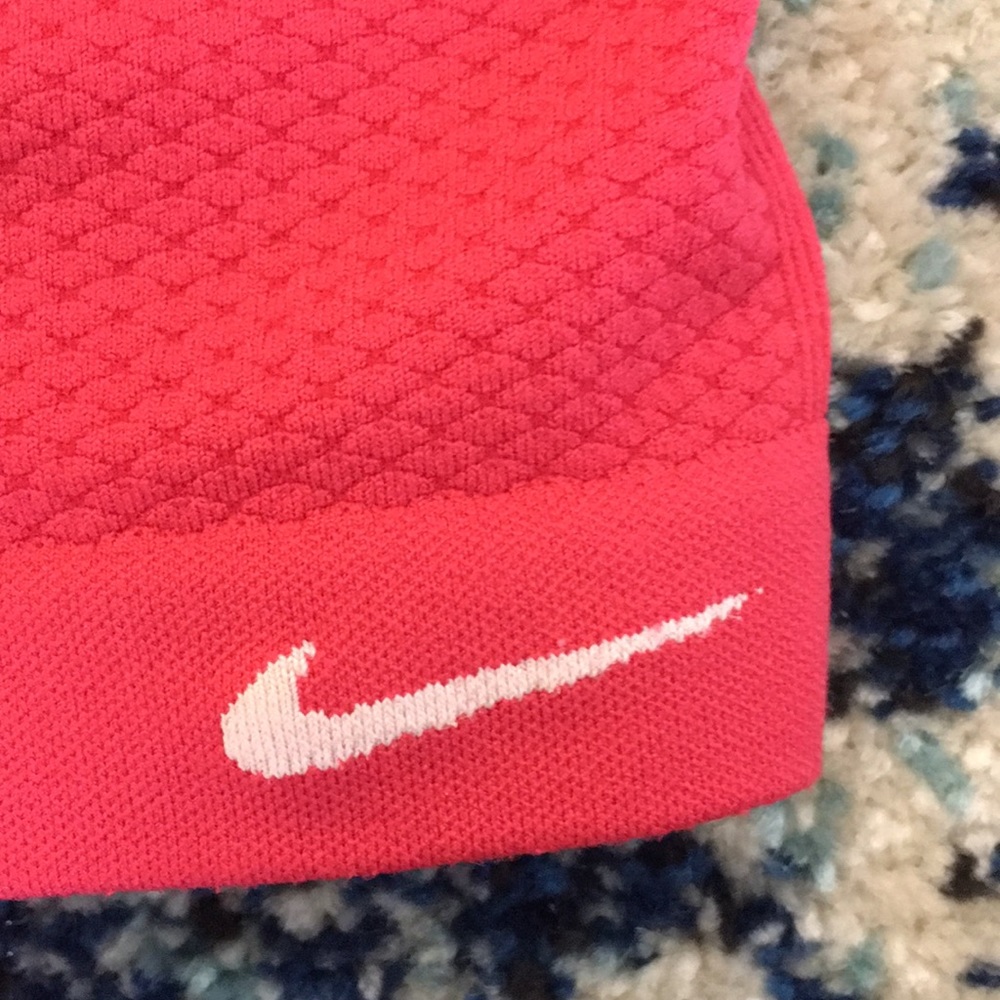 Nike top - Picture 2 of 5